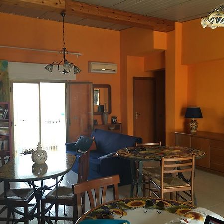 I Colori Dell'Arcobaleno Panzió Santo Stefano di Camastra Kültér fotó